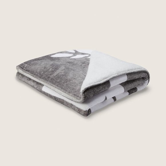 VS PINK Sherpa Blanket - Picture 4 of 5